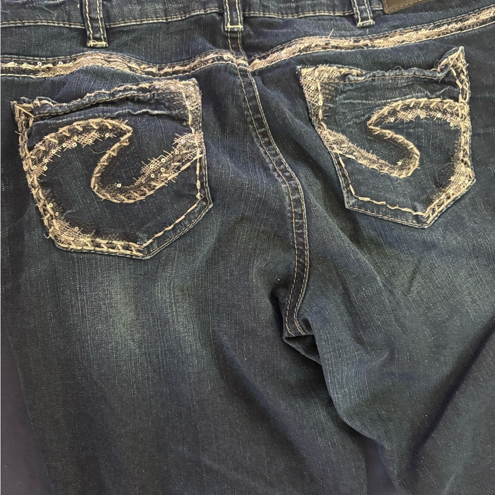Stylish Blue Jeans with Embroidered Pockets